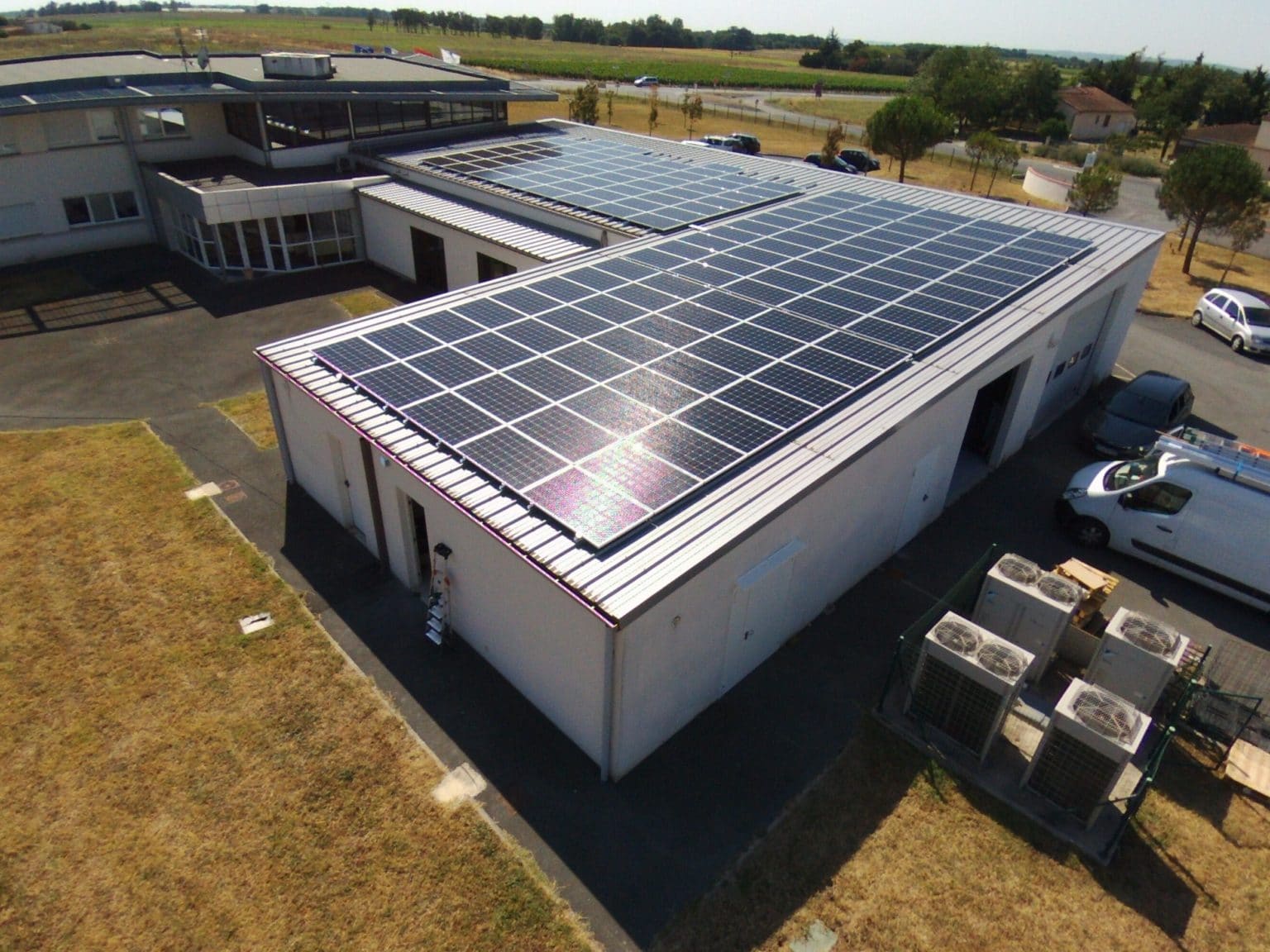 Panneaux solaires pour bâtiments professionnels à Toulouse Ceneo Energie