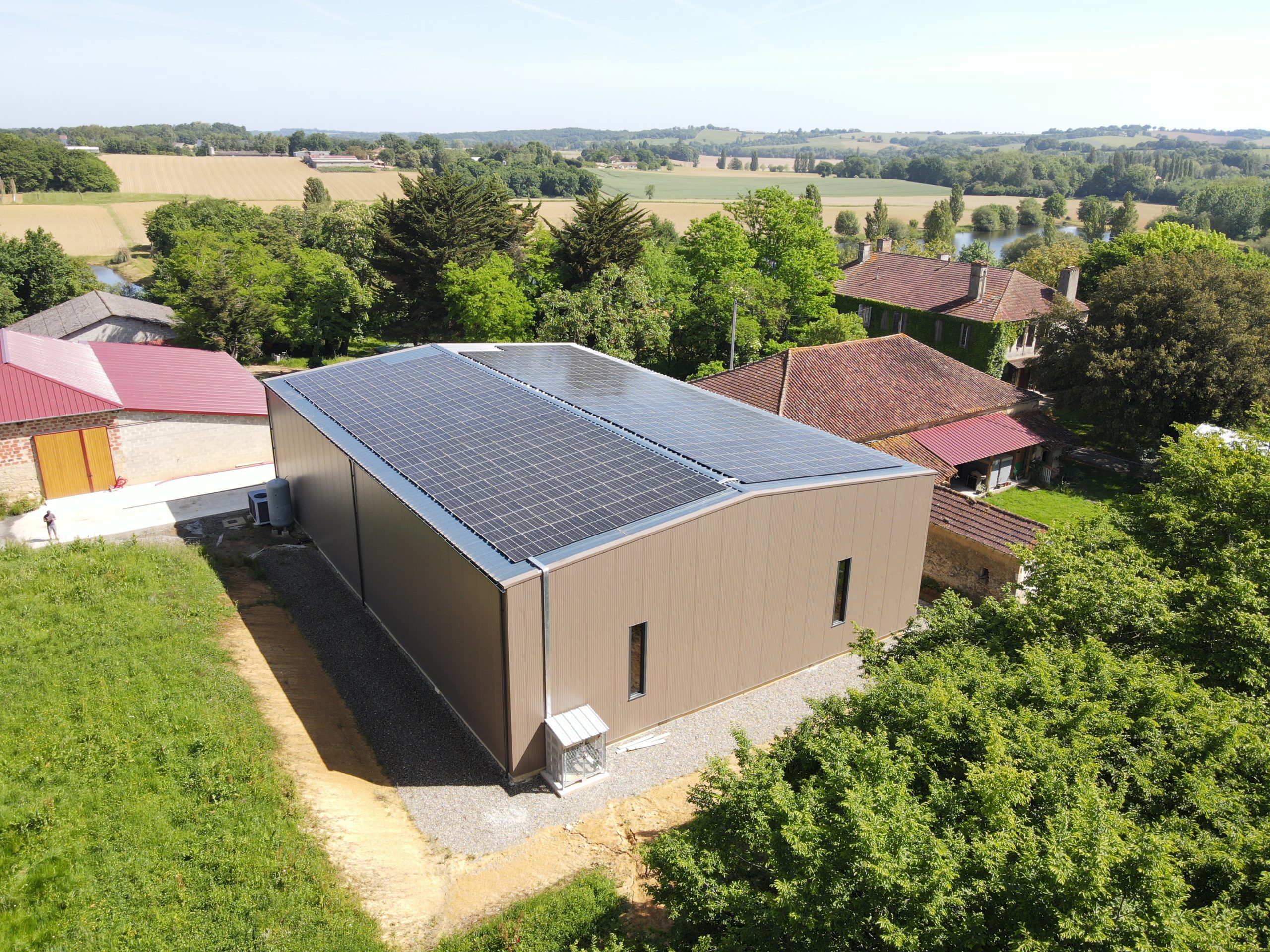 installation photovoltaïque sur bâtiment agricole