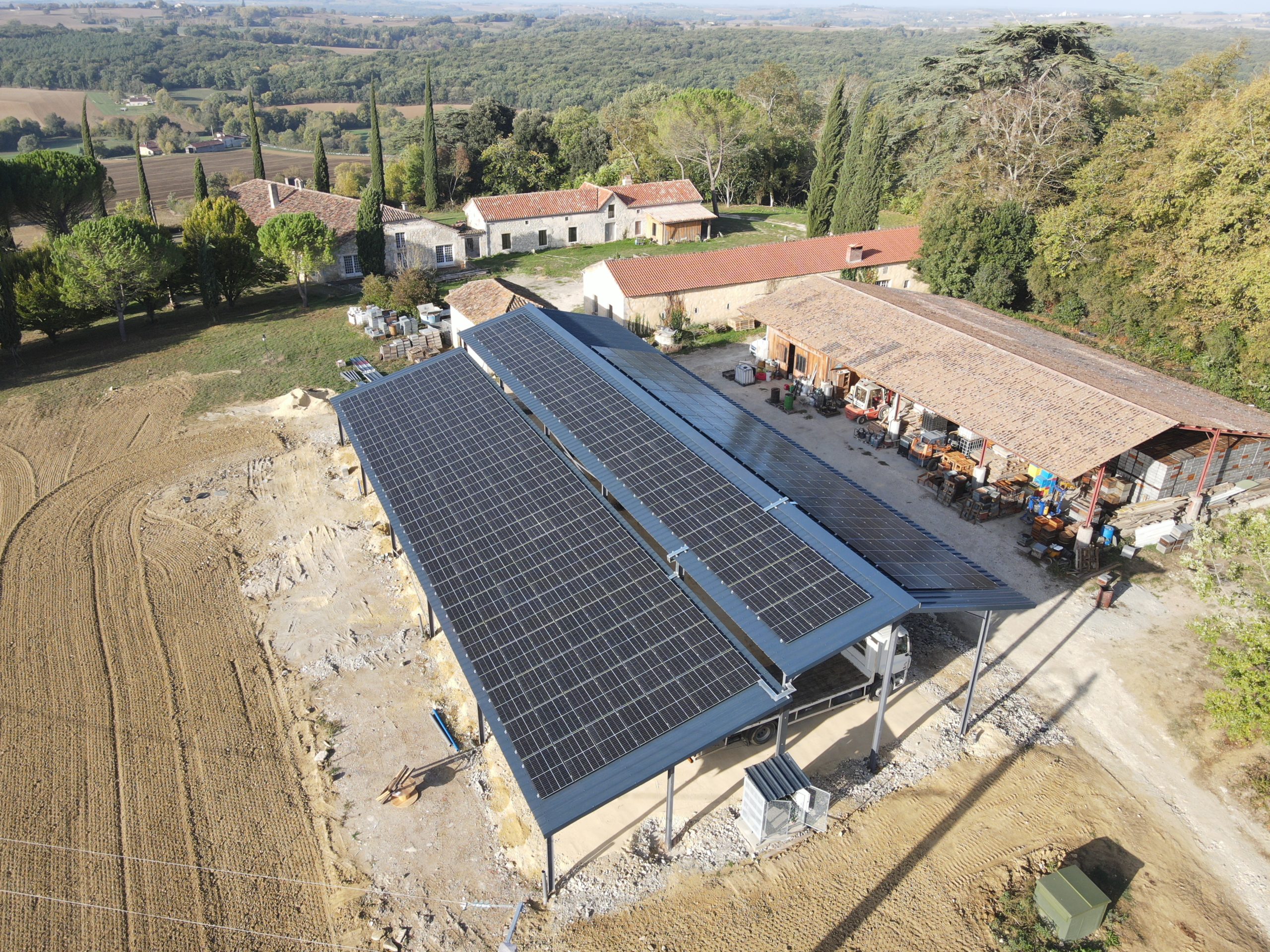 installation photovoltaïque sur bâtiment agricole